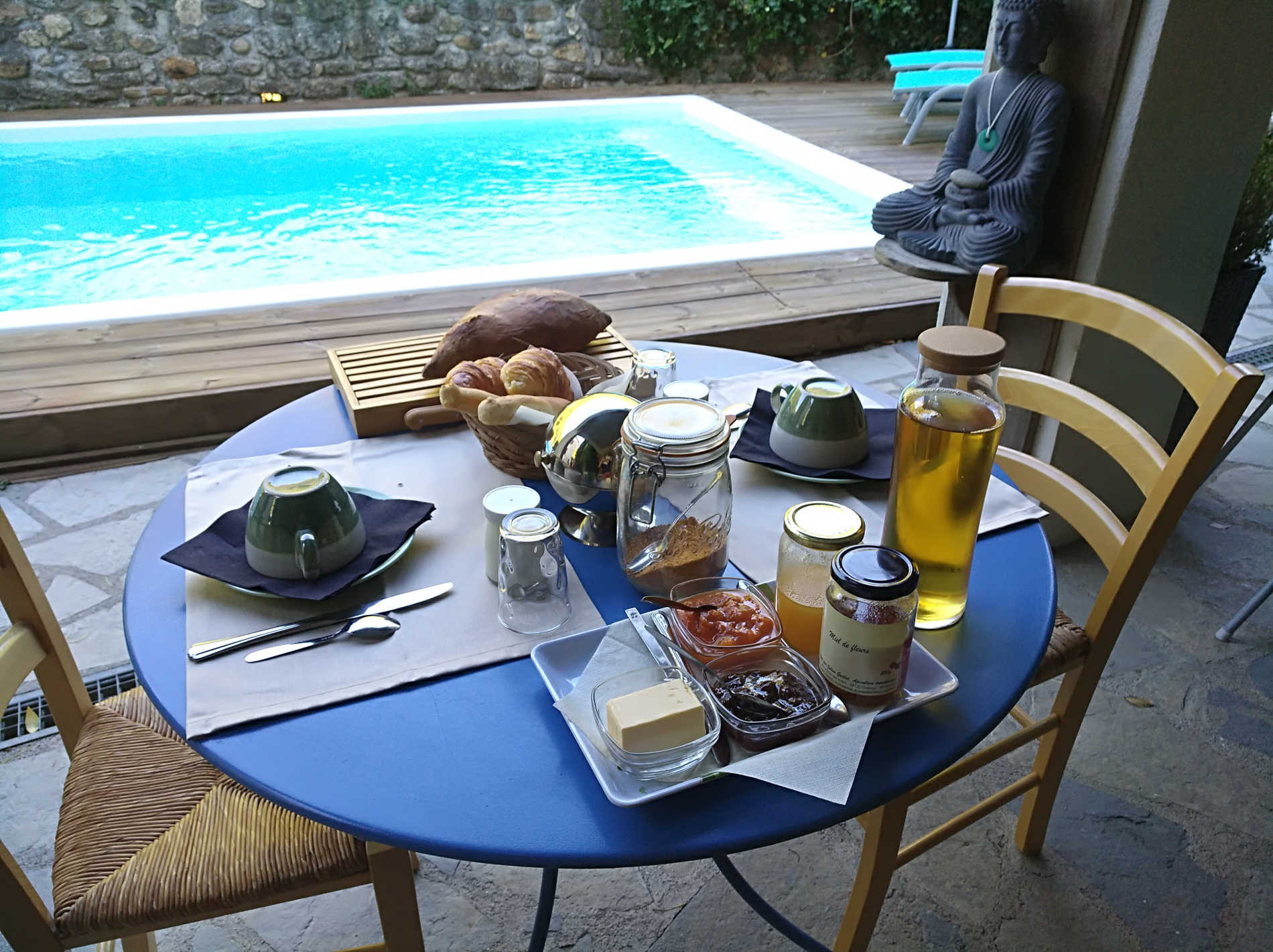 Les terrasses, gîtes en Cévennes - Petit déjeuner continental