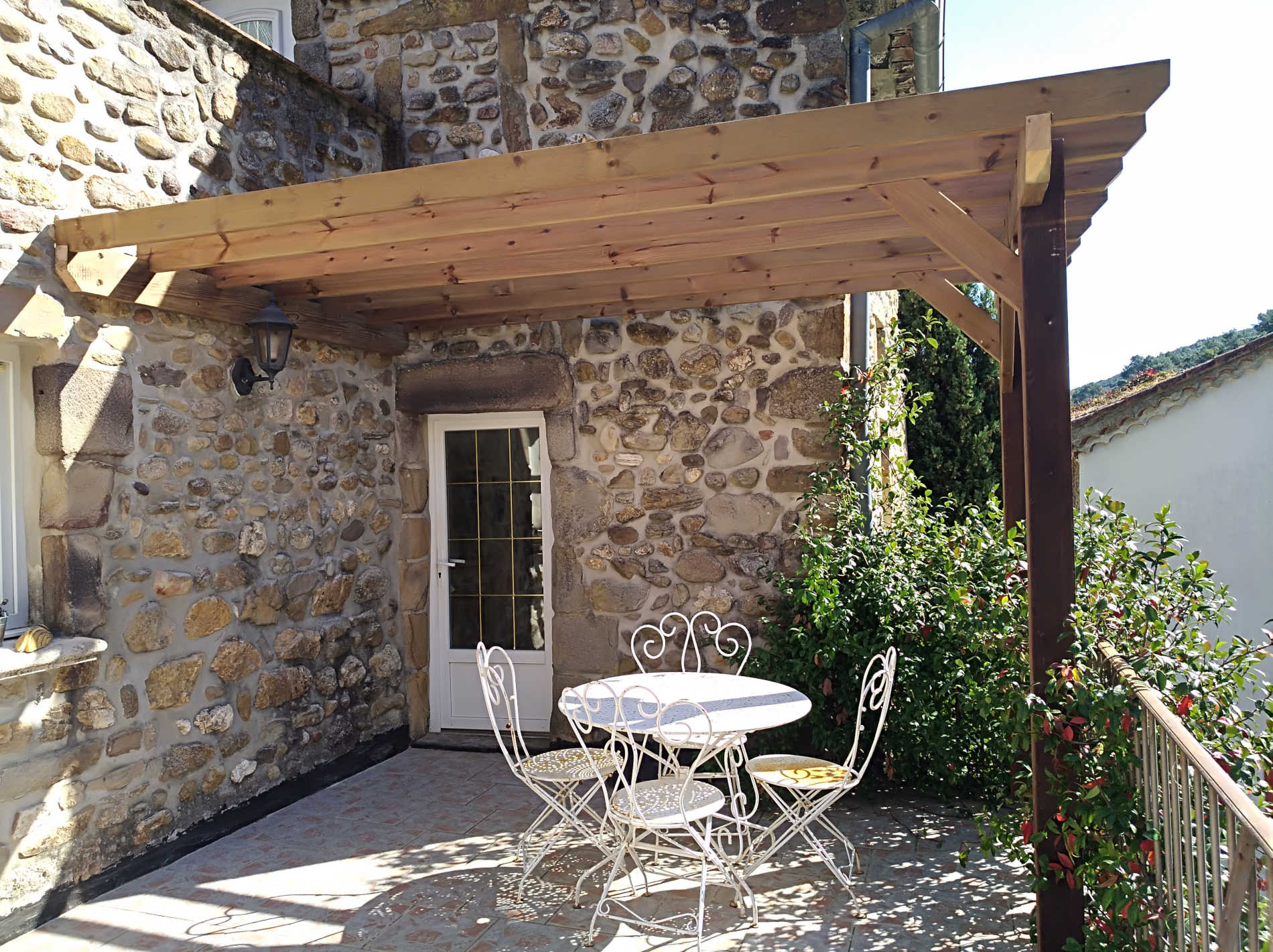 Les terrasses, gîtes en Cévennes - Le soleil du sud, sa terrasse