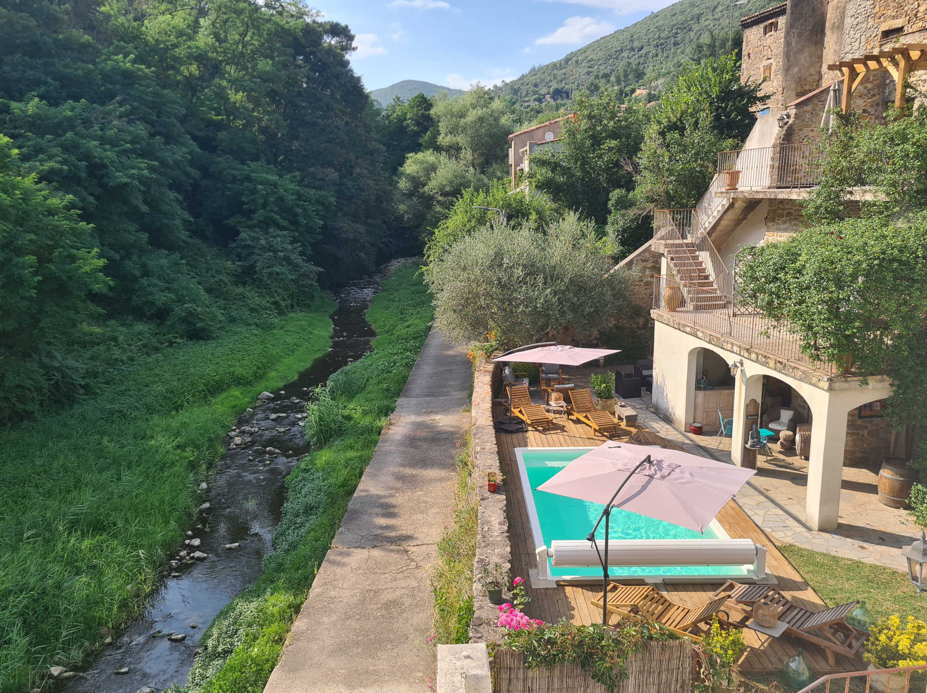 Les terrasses, gîtes en Cévennes - Au bord de la rivière