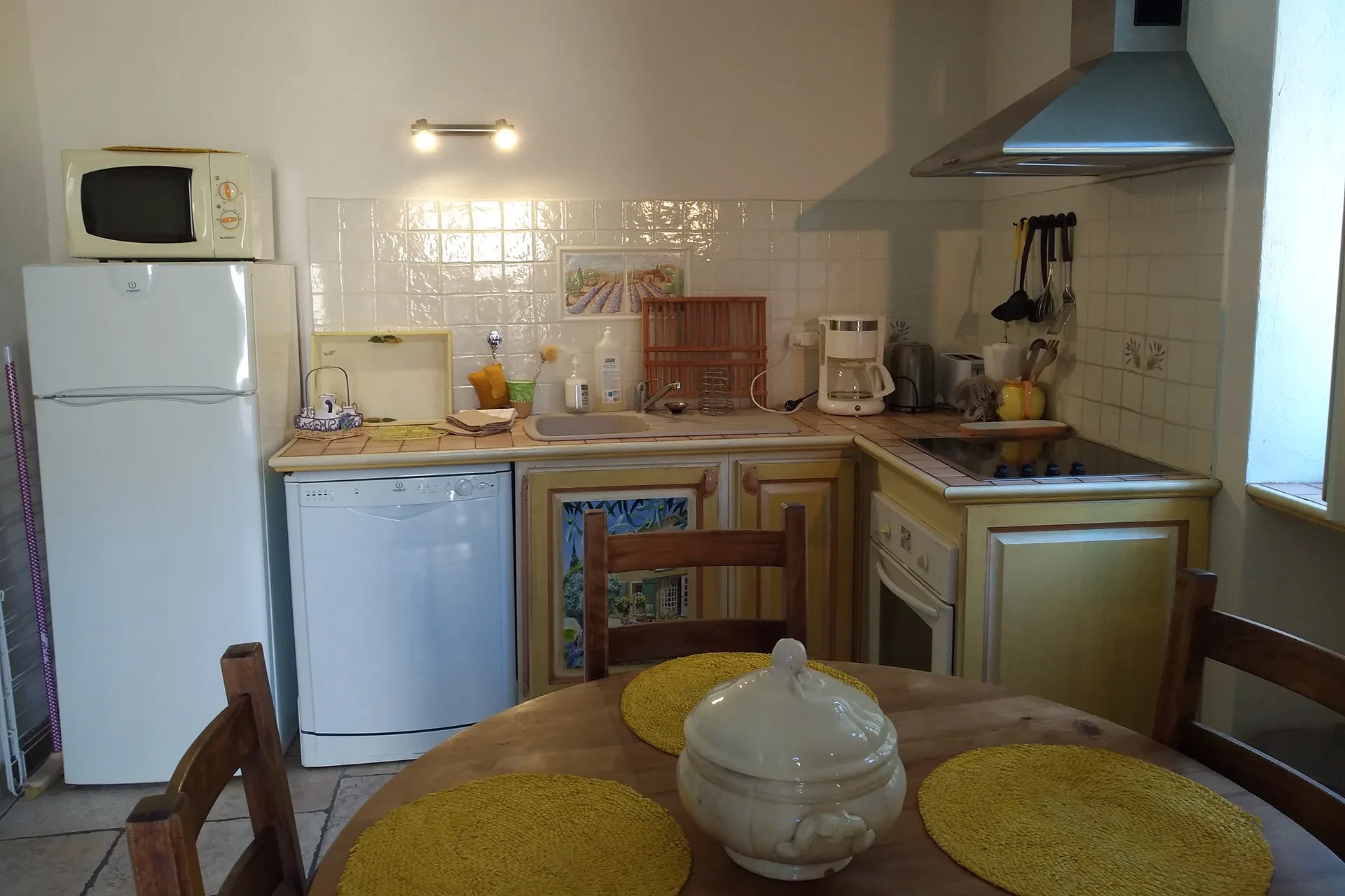 La cuisine, gîte Le soleil du sud 2 pers