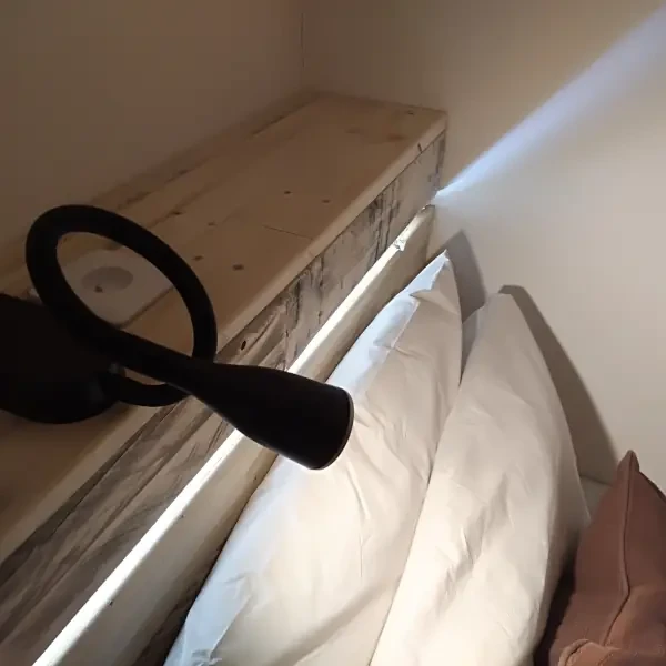 Les terrasses, gîtes en Cévennes – Our custom-made headboard by a local artisan